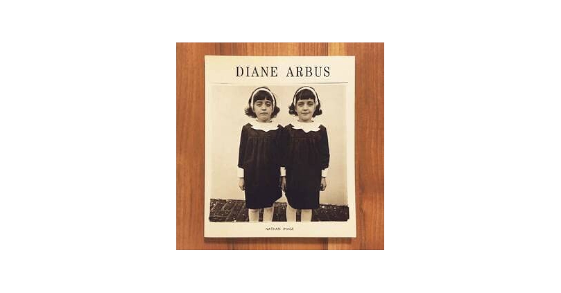 Amazon.co.jp: 洋書 An Aperture monograph ダイアン・アーバス